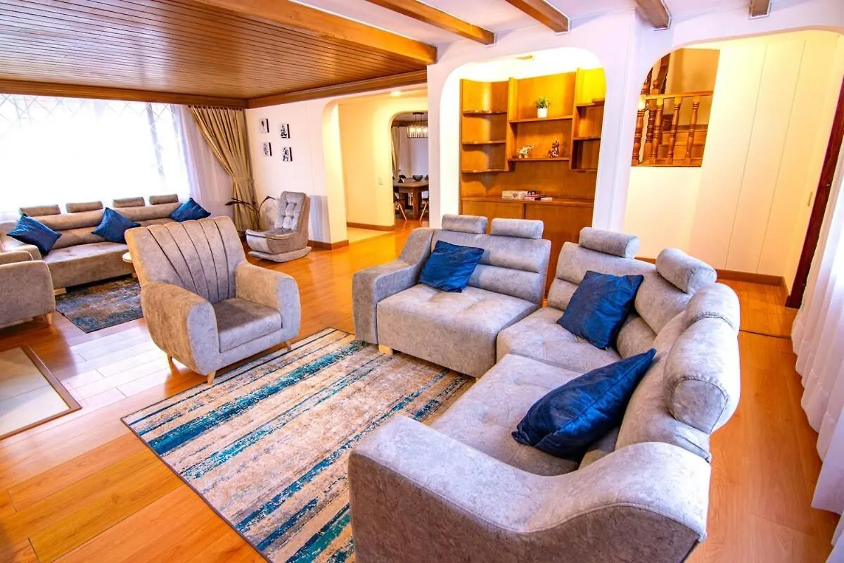Huge Colonial House With Chimney, Luxury In The Most Exclusive Town In בוגוטה בית נופש