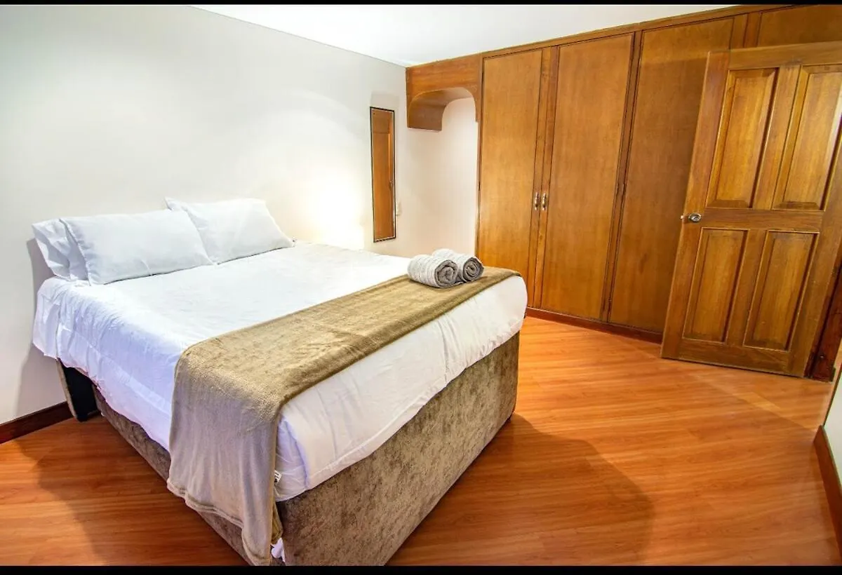 Huge Colonial House With Chimney, Luxury In The Most Exclusive Town In בוגוטה קולומביה